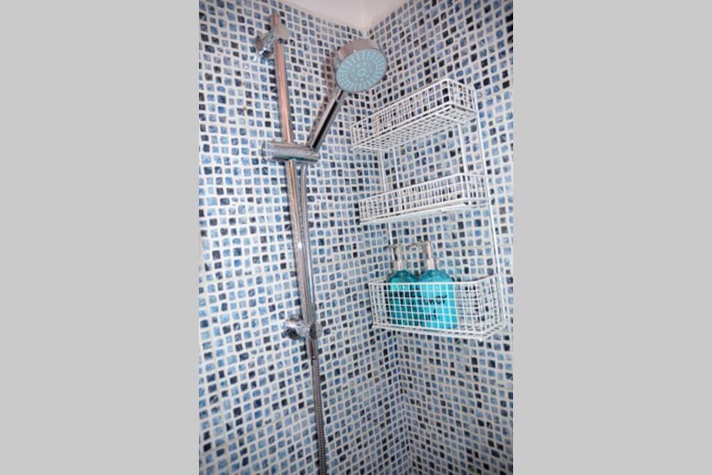 B2 - The Cozy One Apartment Айгио Екстериор снимка
