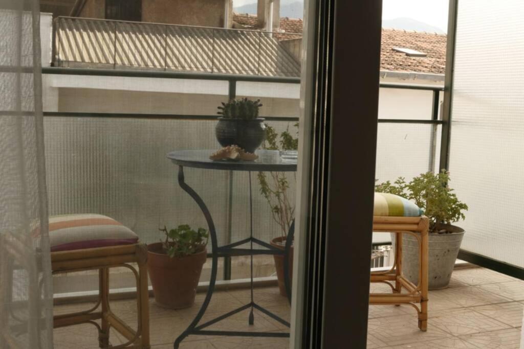 B2 - The Cozy One Apartment Айгио Екстериор снимка